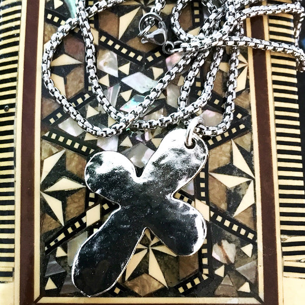 Bbeni men’s rugged cross necklace